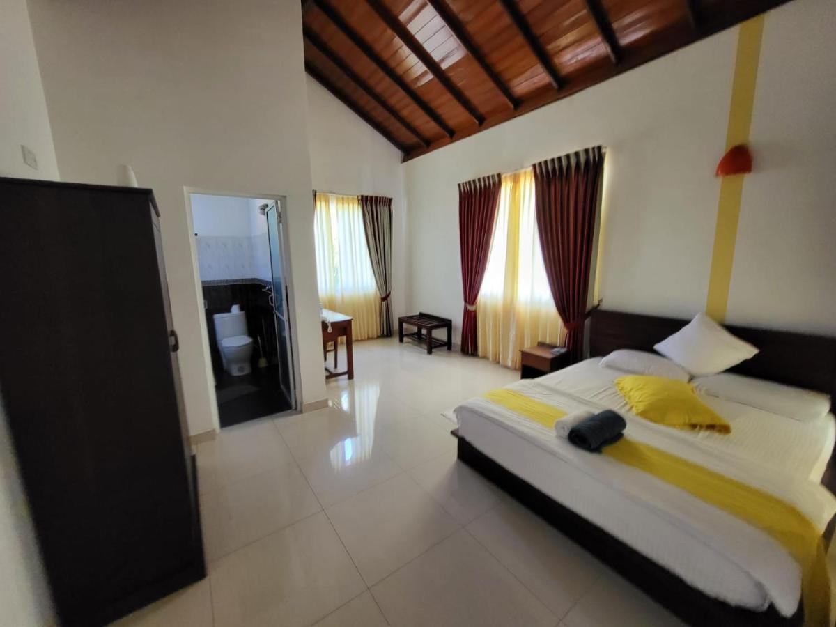 Rainbow Lagoon Resort Negombo Exterior foto