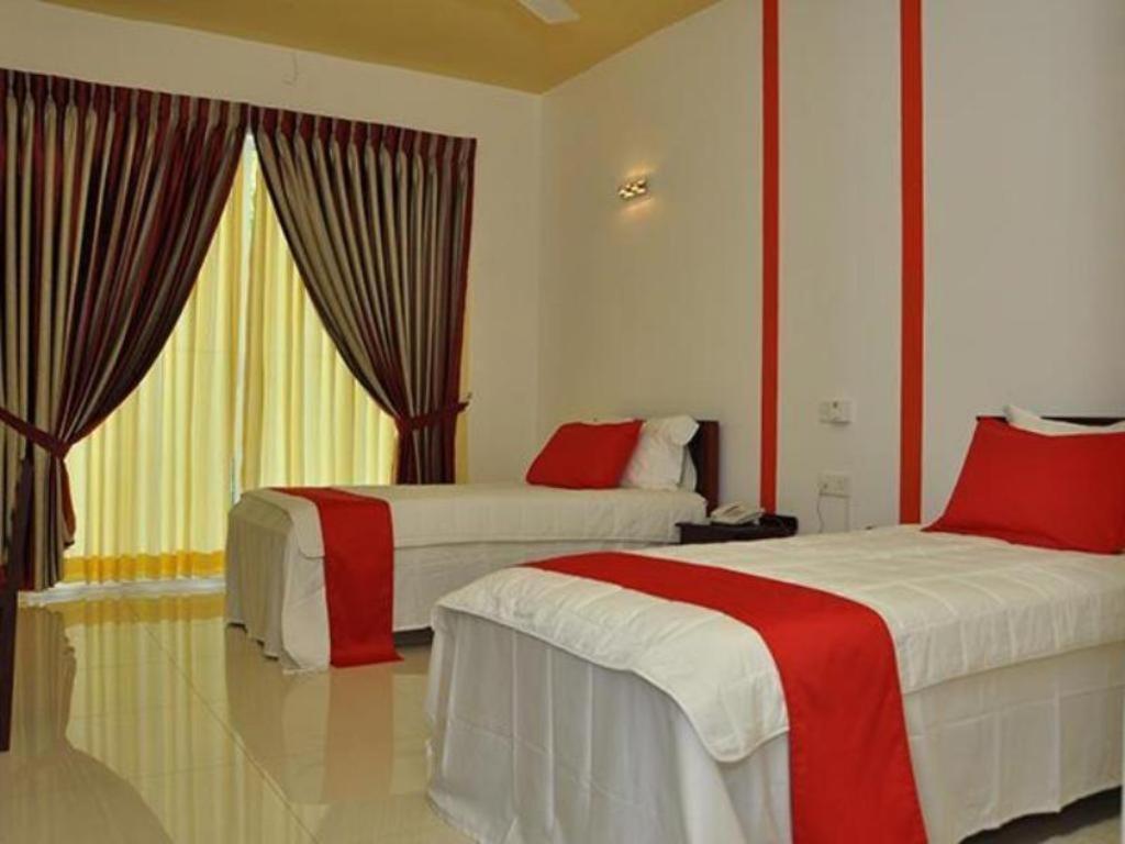 Rainbow Lagoon Resort Negombo Exterior foto